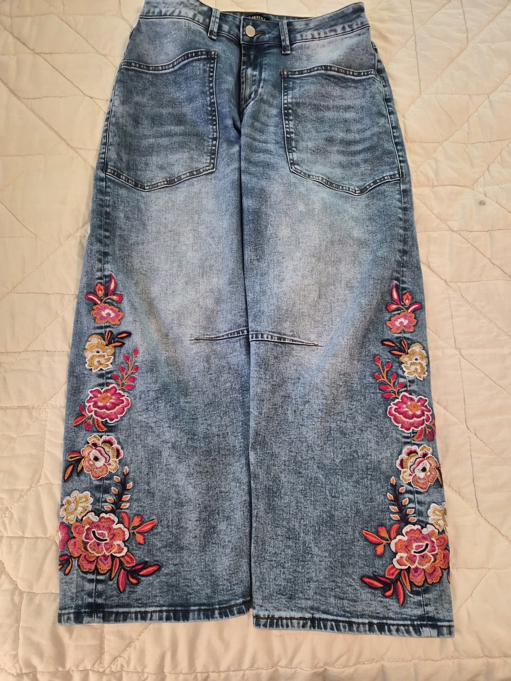 Flamingals Barrel Leg Crop Jeans- Floral Side Stitch Embroidered Jeans- Size M